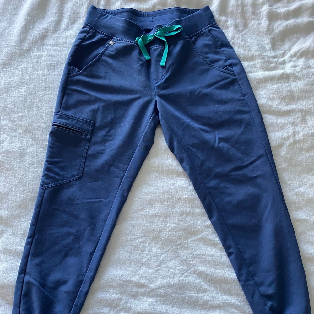 Women’s Figs blue scrub bottoms